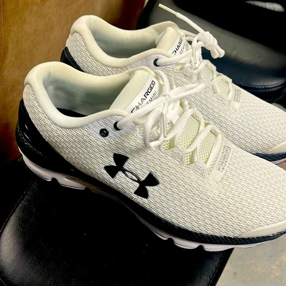 Brand New! Under Armor - Picture 1 of 4